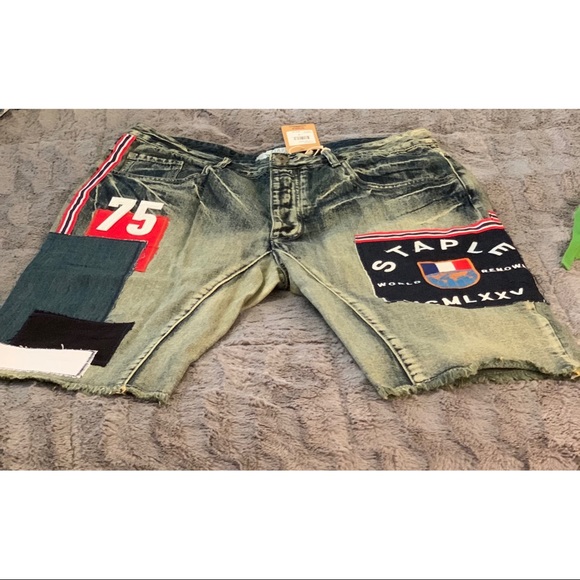 Set - Picture 2 of 2